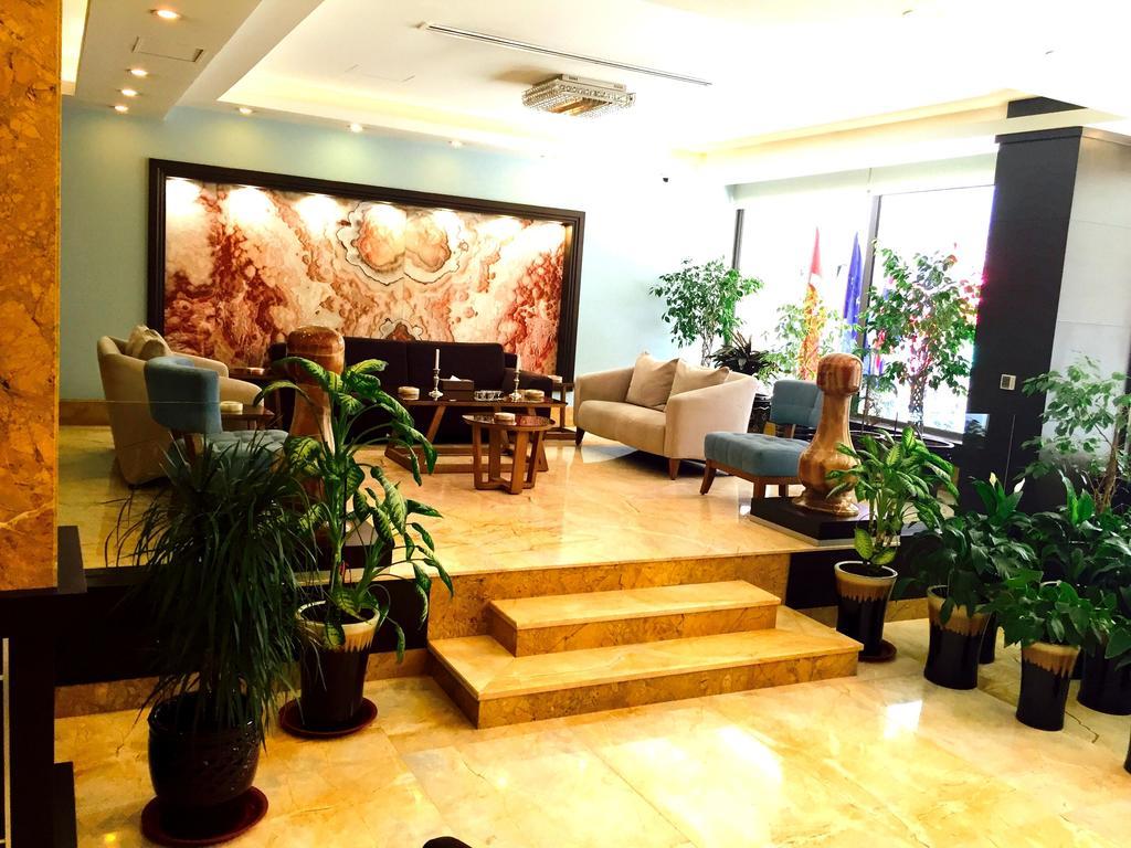 Grand Palace Hotel Erbil Exterior photo